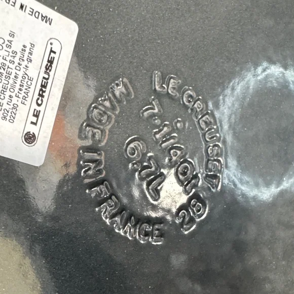 Le Creuset Flint Oyster Cast Iron Dutch Oven Cocotte 7.25 Qrt NEW - Picture 8 of 16